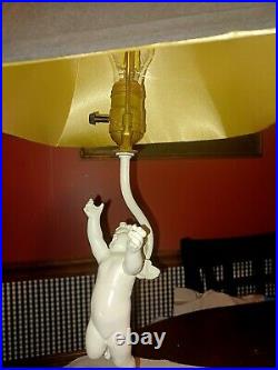 Dav Art N. Y. Vintage WHITE table lamp with cherub form Black & Gold shade 27