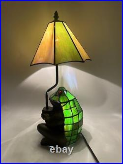 Vintage Tiffany Style Stained Green Art Glass Frog With Umbrella Lamp