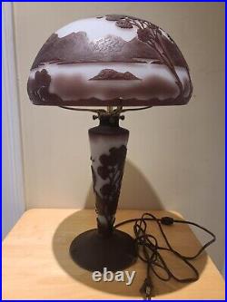 Vintage Working Cameo Art Glass Table Lamp with Lighted Base & Cameo Glass Shade