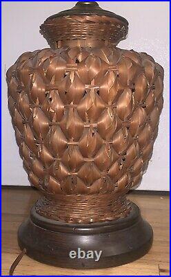 Vtg MCM Boho Japan Japonisme Fine Art Woven Bamboo Split Basket Table Lamp