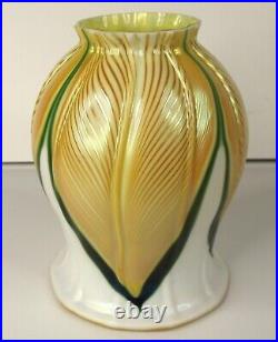 Vtg Pulled Feather Art Glass Lamp Shade Aurene Gold / Green 2 Fitter by Zephyr